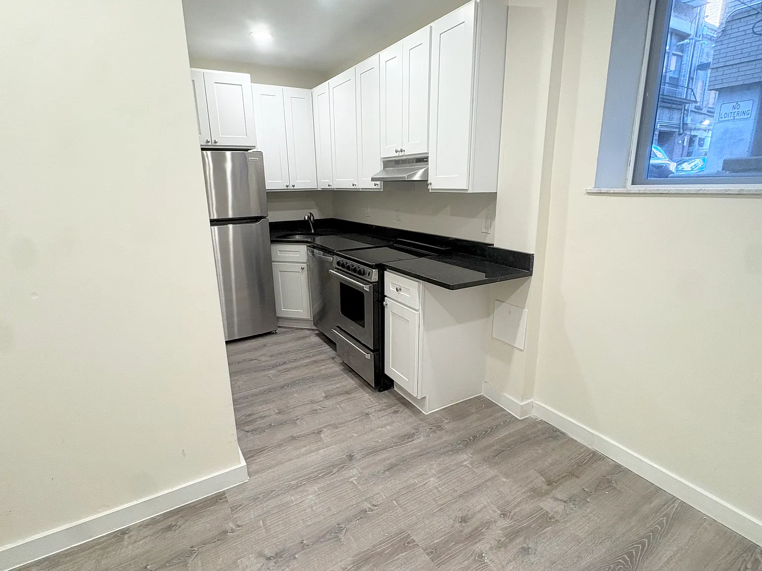 3 bed, 9999 sqft, $5,300 — Photo 1