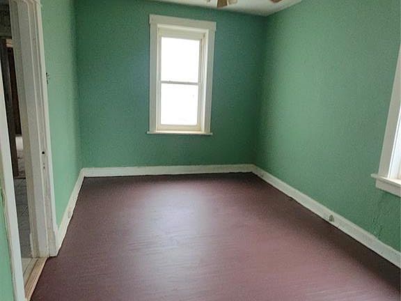4th image of 5086 Arlington Ave