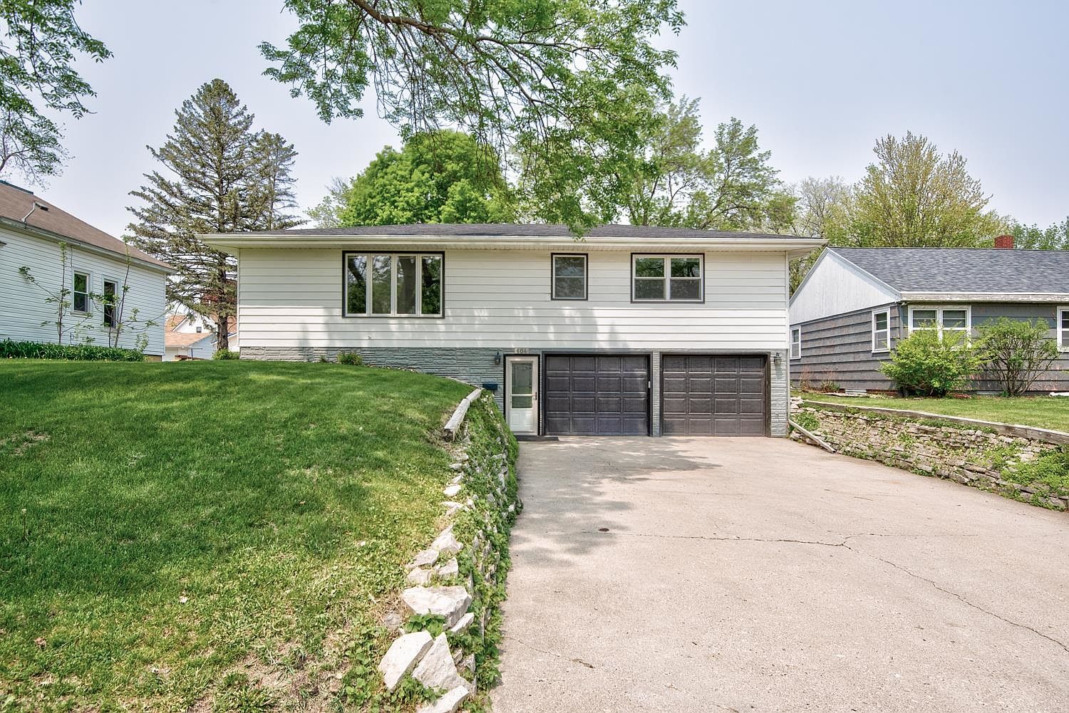 604 21st St, Spirit Lake, IA 51360 Zillow