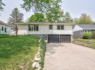 604 21st St, Spirit Lake, IA 51360