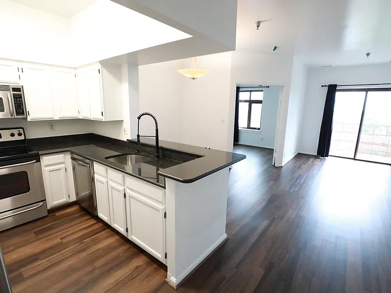 2400 Clarendon Blvd #Penthouse 11 — Photo 20
