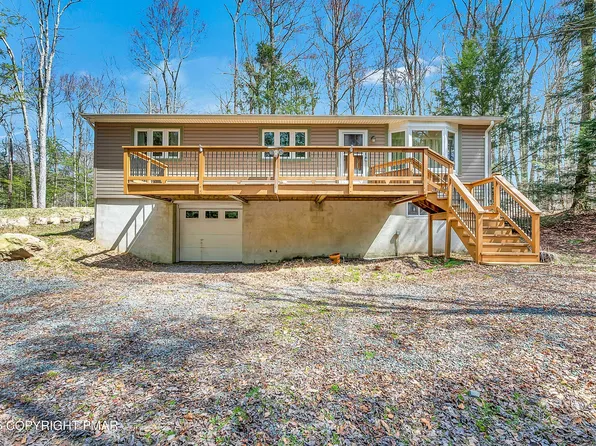 200 Onocop Dr, Pocono Lake, PA 18347