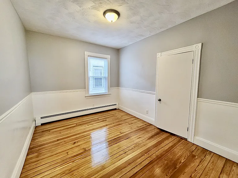 524 Charles St #1R — Photo 5