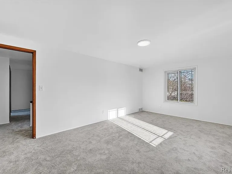 11616 Lynch Ct — Photo 9