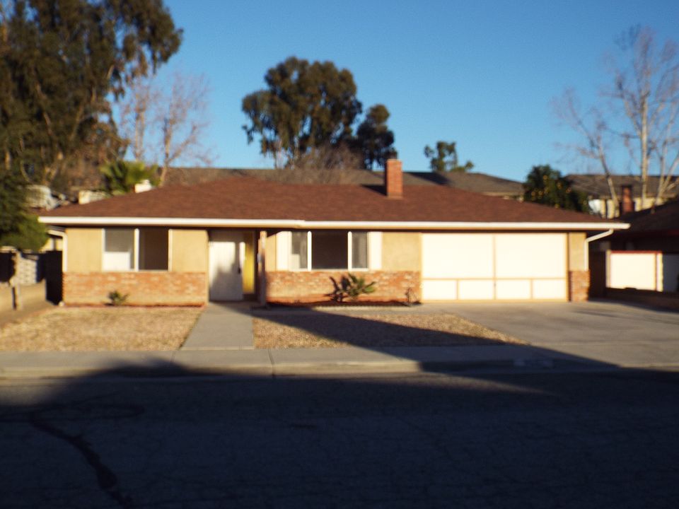 1st image of 962 Malaga Pl