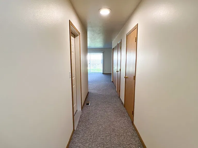 5511 Glenridge Way — Photo 5