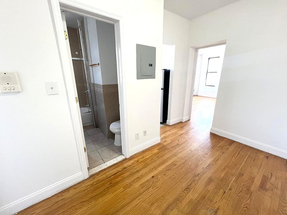 1st image of 3620 Broadway #60