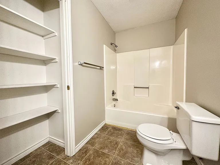 Parkview Apartments — Photo 30