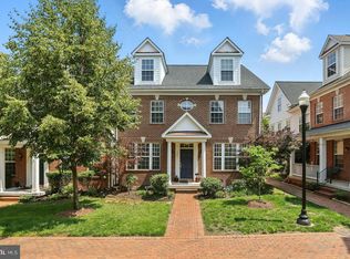 795 Monument Sq, Woodbridge, VA 22191