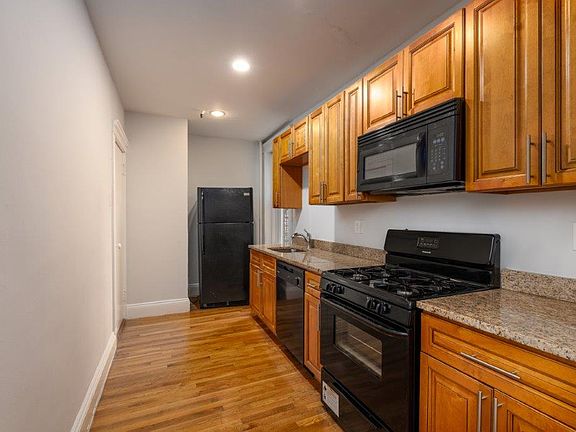 3rd image of 286C Chestnut Hill Ave #9C