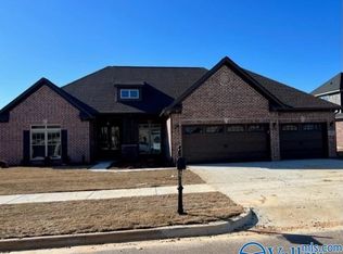 7527 Flint Crossing Cir, Owens Cross Roads, AL 35763