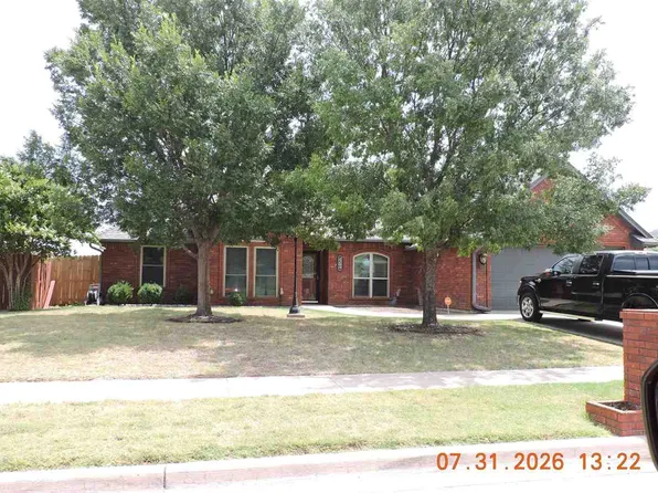 2204 SW 54th St, Lawton, OK 73505