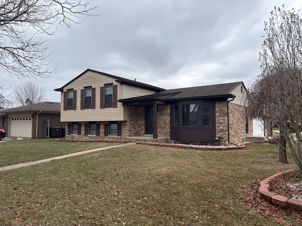 14520 Suffield Ln, Sterling Heights, MI 48312