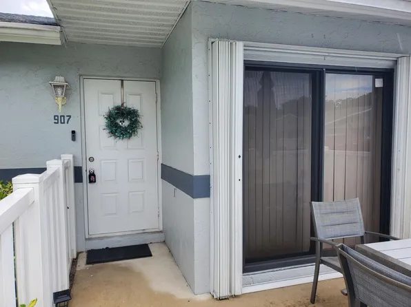 2641 GATELY Drive E #907, West Palm Beach, FL 33415