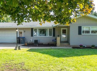 N1802 Maple Terrace Rd, Greenville, WI 54942