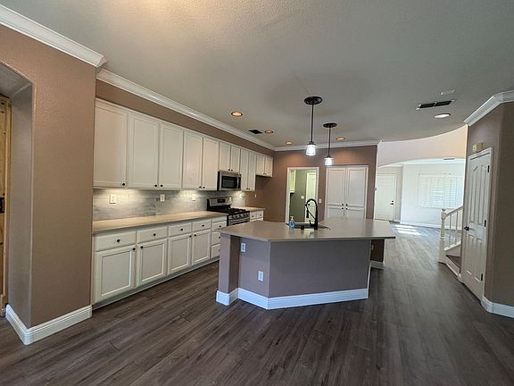 4th image of 139 Ainger Cir