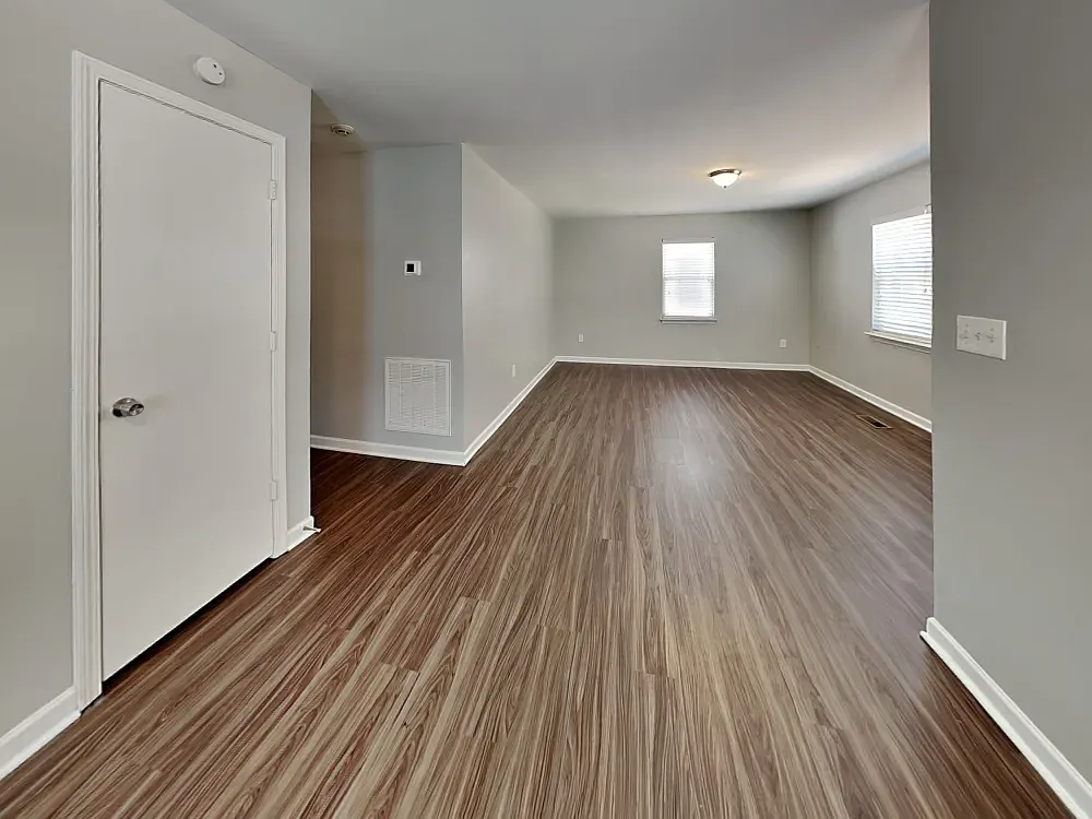 3 bed, 1.5 bath, 1088 sqft, $1,899 — Photo 2