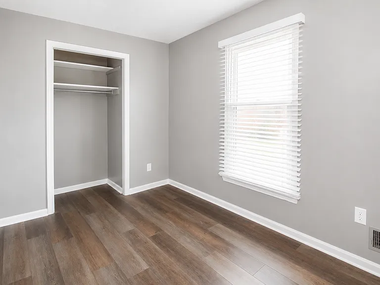 4909 Stony Brook Dr — Photo 4