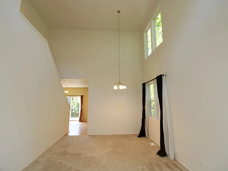 9946 NW Taylor St — Photo 6