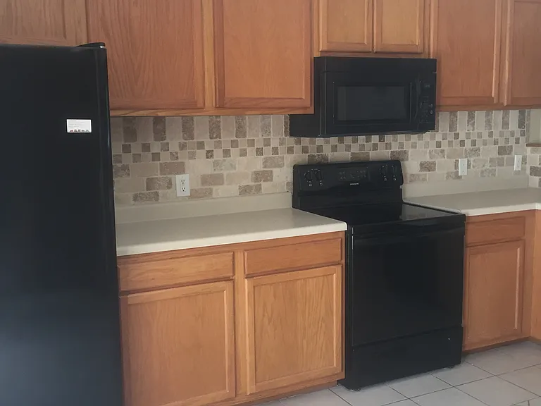 115 Pisgah Ct — Photo 4