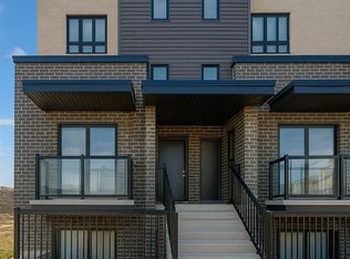 235 Chapel Hill Dr #33, Kitchener, ON N2R 1N3