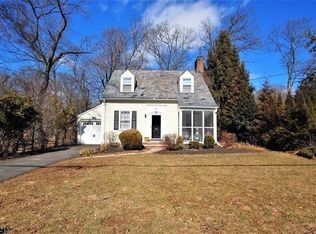 41 Elmwood Ave, Allendale, NJ 07401