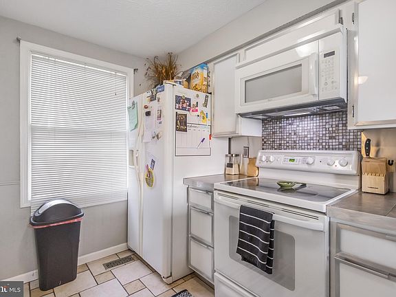 4th image of 6843 Heatherway Ct