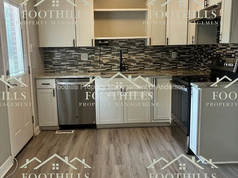1109 Centerville Rd — Photo 6
