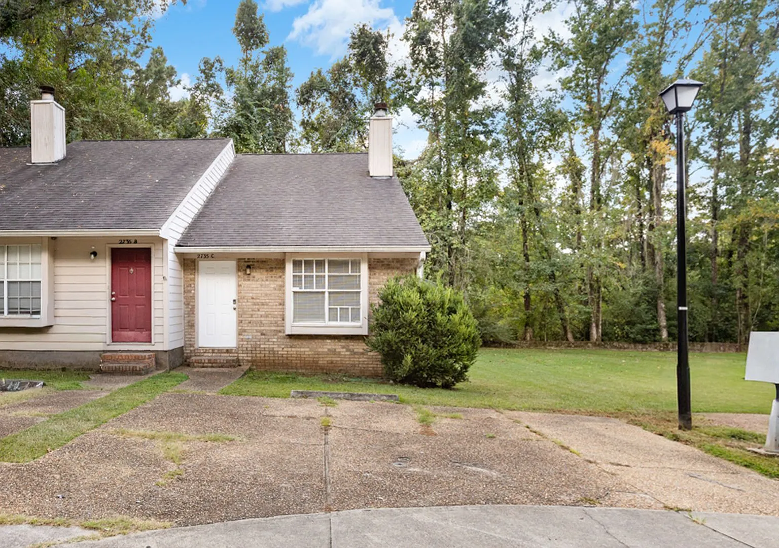 Charming 2 bed/2 bath — Photo 2