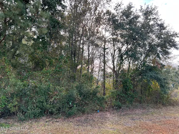130 Cedar Ave #9, Pass Christian, MS 39571