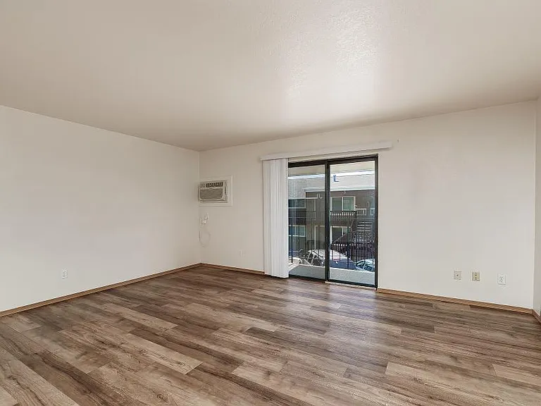 500 Josephine Dr — Photo 12