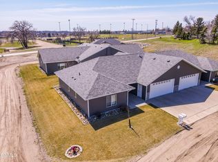 462 13th St NE, Valley City, ND 58072