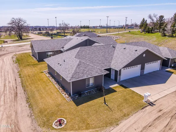 462 13th St NE, Valley City, ND 58072