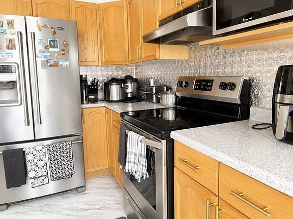 5th image of 3236 27th Ave NW