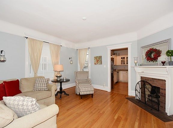 4th image of 221 S Madison Ave
