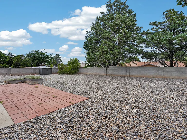 10501 Delicado Pl NE — Photo 25