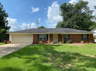 4110 Woodway Dr, Monroe, LA 71201