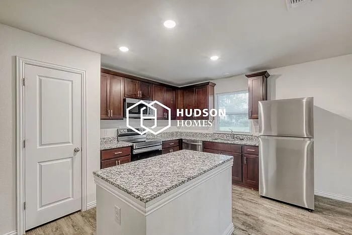 772 Mitchell Ave — Photo 5