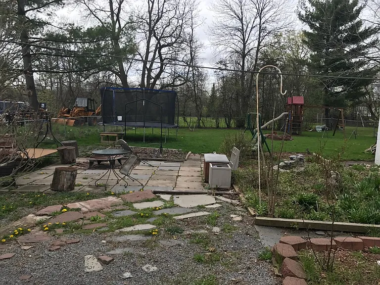 239 Ontario Street Ext — Photo 3
