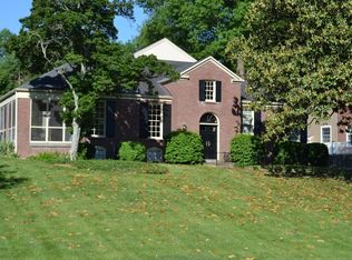 510 Country Ln, Rolling Fields, KY 40207