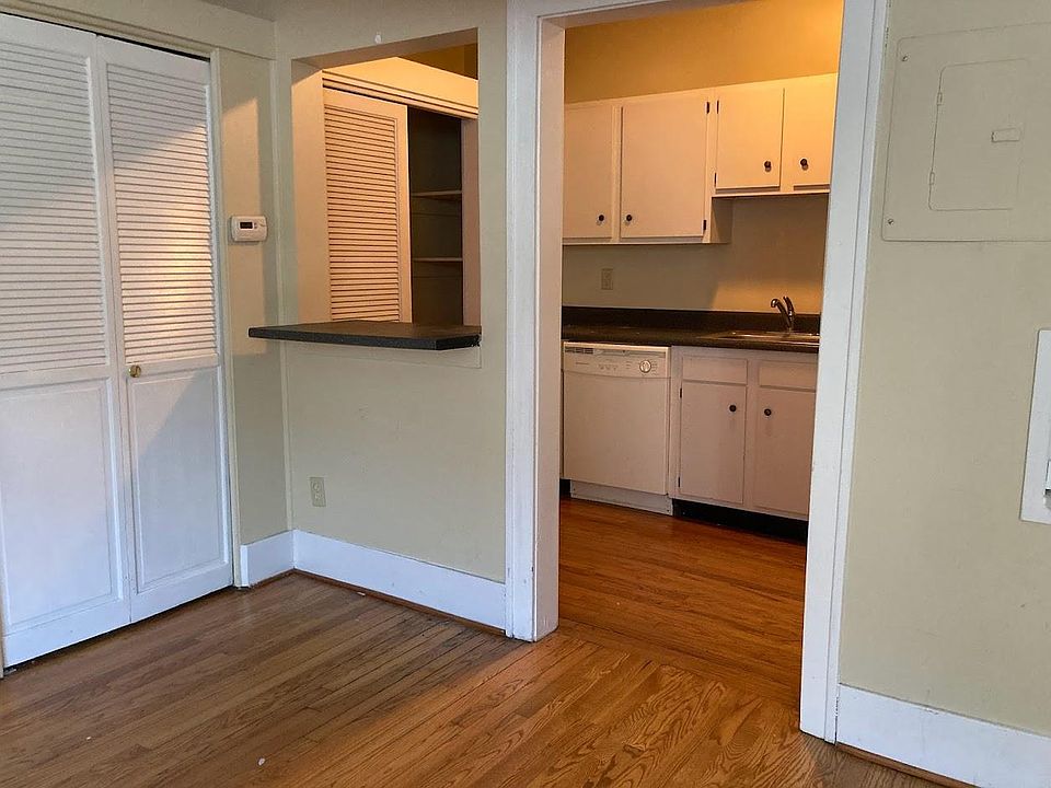 1st image of 34 N Huron St APT 3