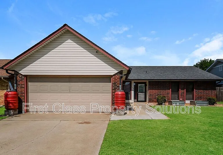 713 Sagebrush Pl — Photo 1