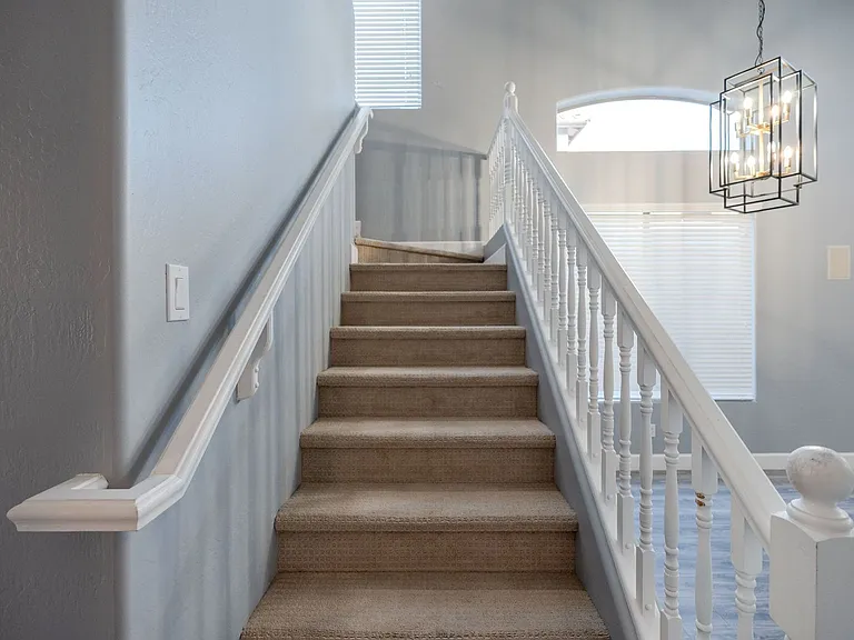 1546 E Nightingale Ln — Photo 36