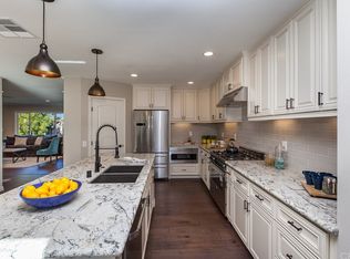 224 Grand View Dr, Redlands, CA 92373