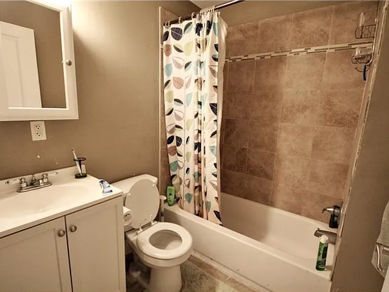 2233 Reed St #1 — Photo 8