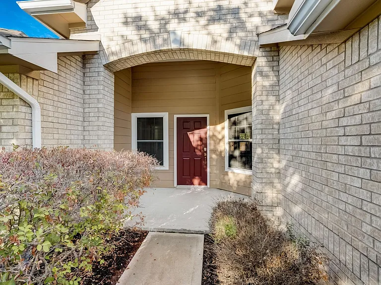 7219 Palmito Ranch Dr — Photo 5