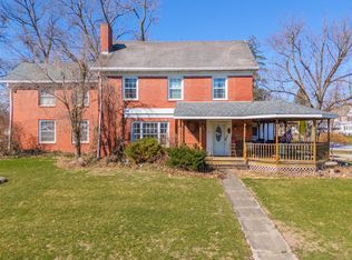 611 N Center St, Gridley, IL 61744