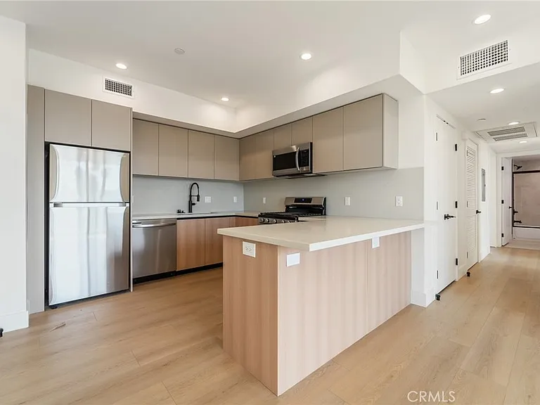 7510 Sepulveda Blvd #304 — Photo 12