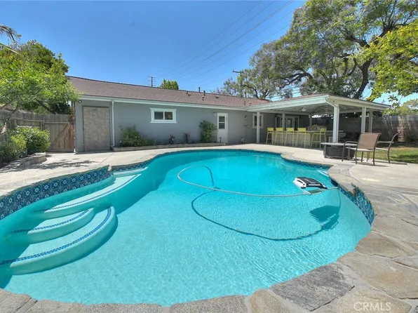 1517 E 19th St, Santa Ana, CA 92705