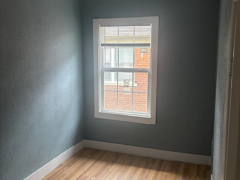 2411 W Grand Blvd #6 — Photo 6